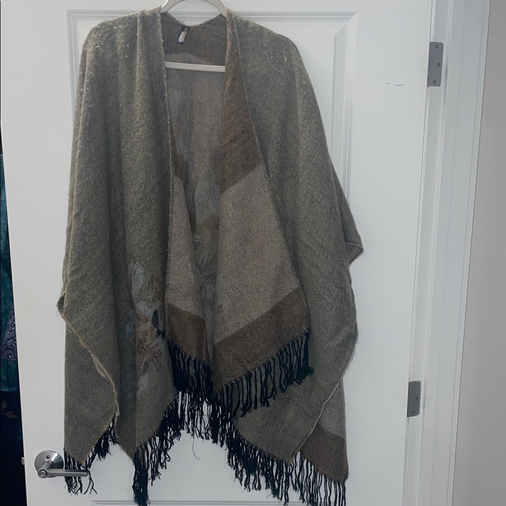 Elegant Tan and Black Fringed Shawl